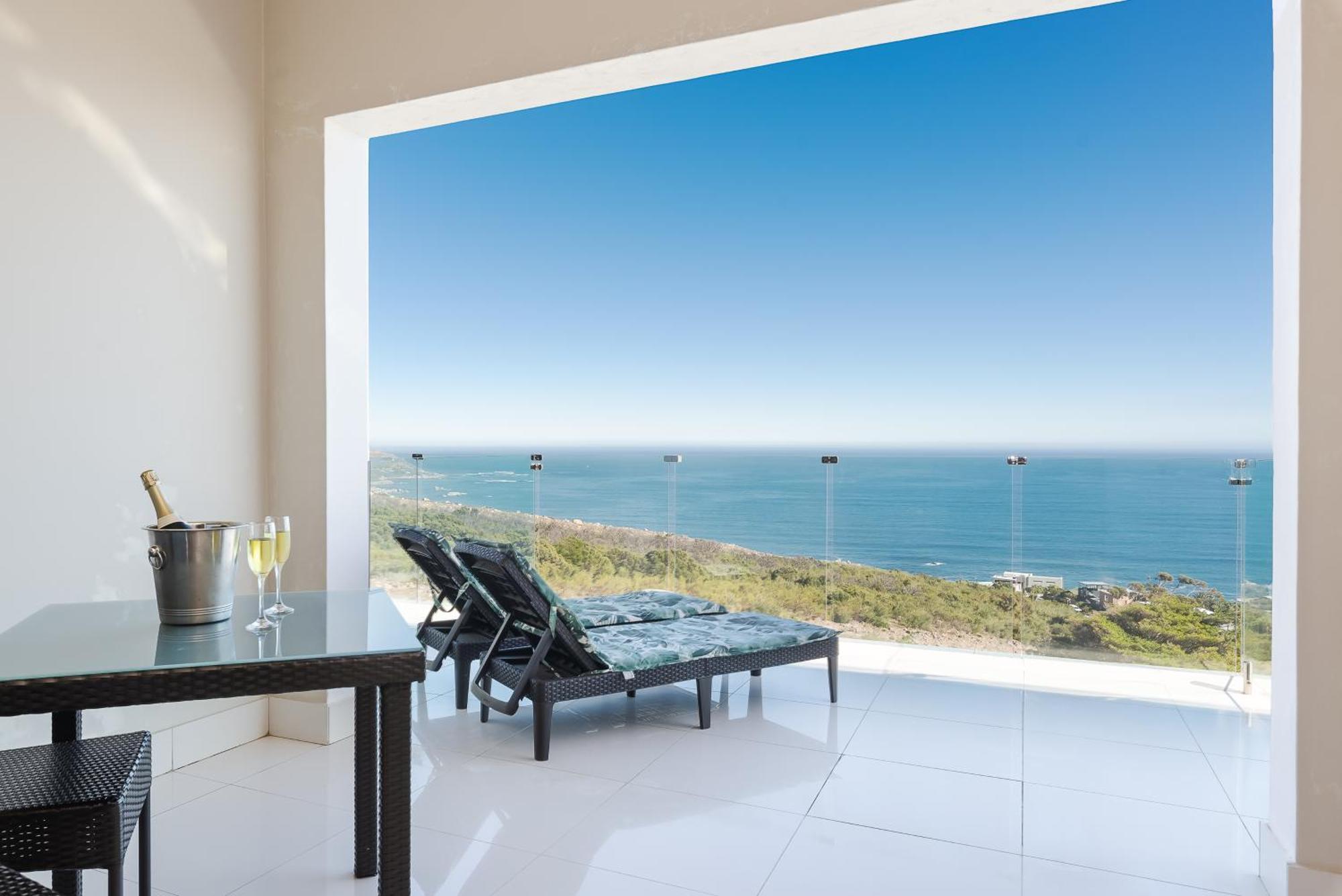 Camps Bay Blue Self-Catering Studios Ciudad del Cabo Exterior foto
